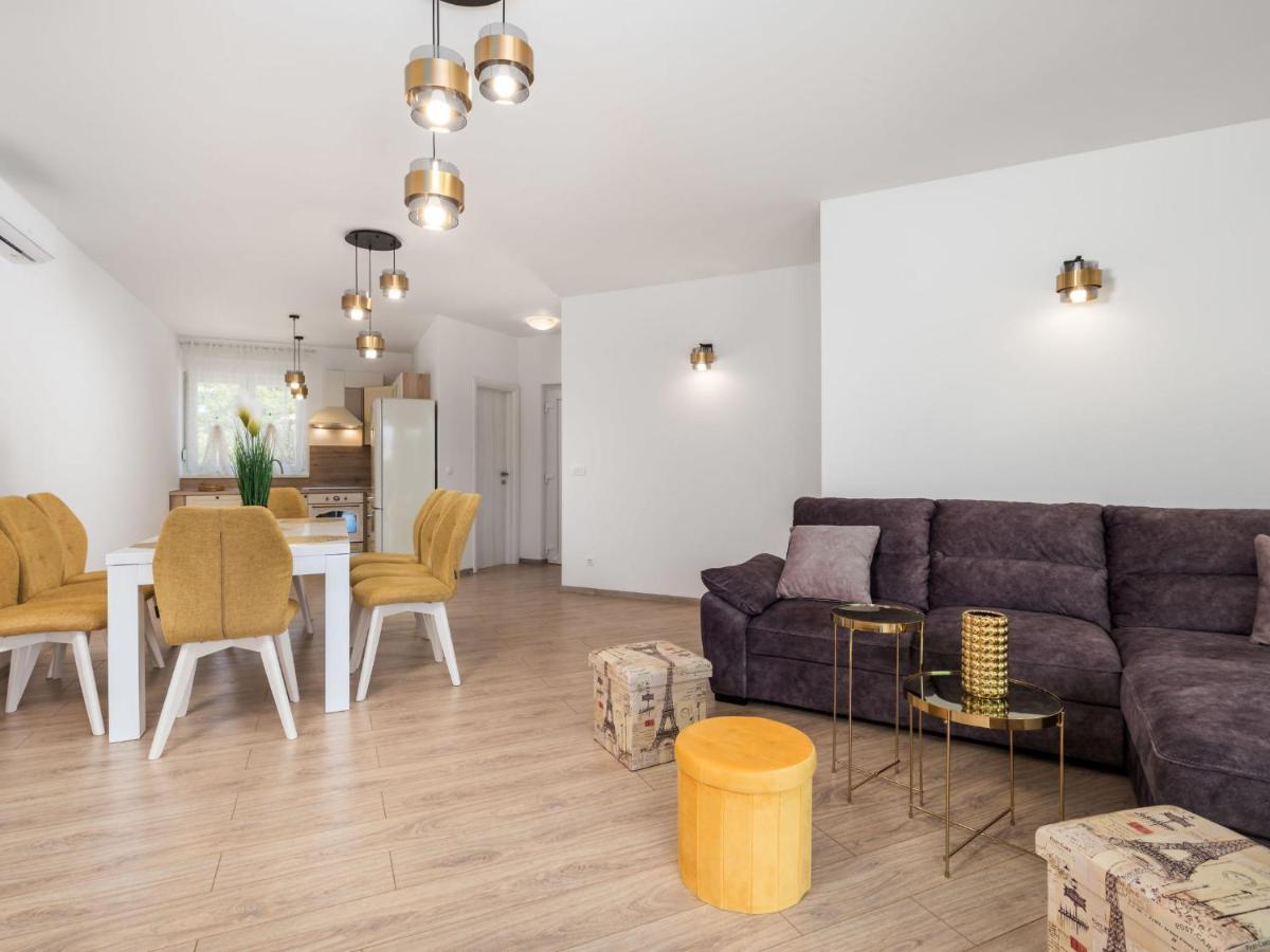 Holiday Home Villa Palma - Krk148 By Interhome Pinezići Kültér fotó